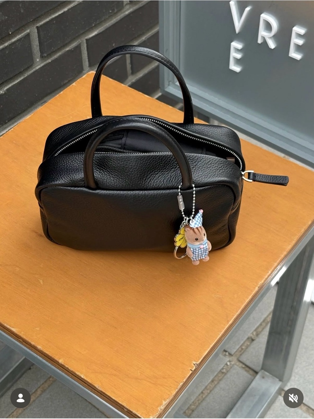 Nieeh Leather Tote Bag